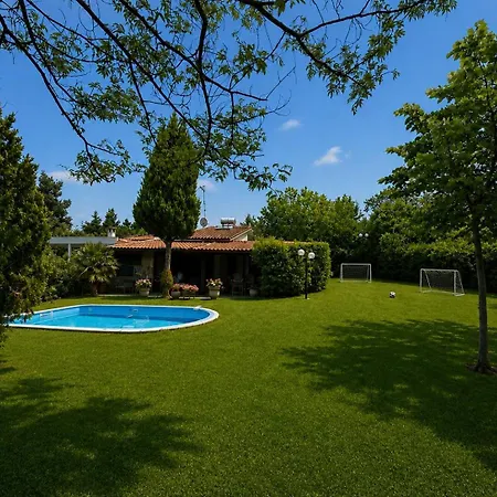 Sani Thalassa- Private Pool & 2min Walk To The Sandy
