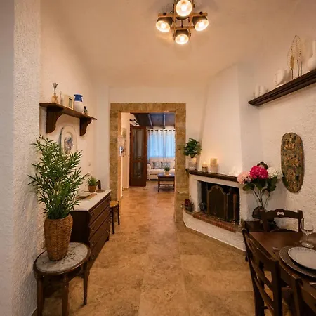 Sani Thalassa- Private Pool & 2min Walk To The Sandy